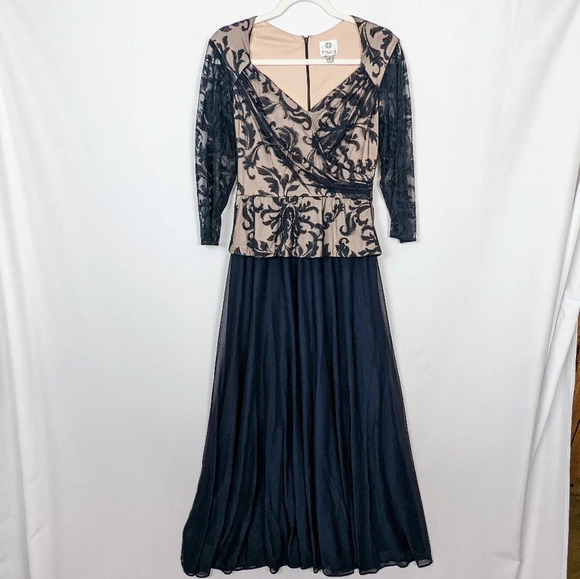 Patra sz. 6 Embroidered Floral Lace Mesh Maxi Dress Gown Black Tie Event Elegant - Picture 1 of 11